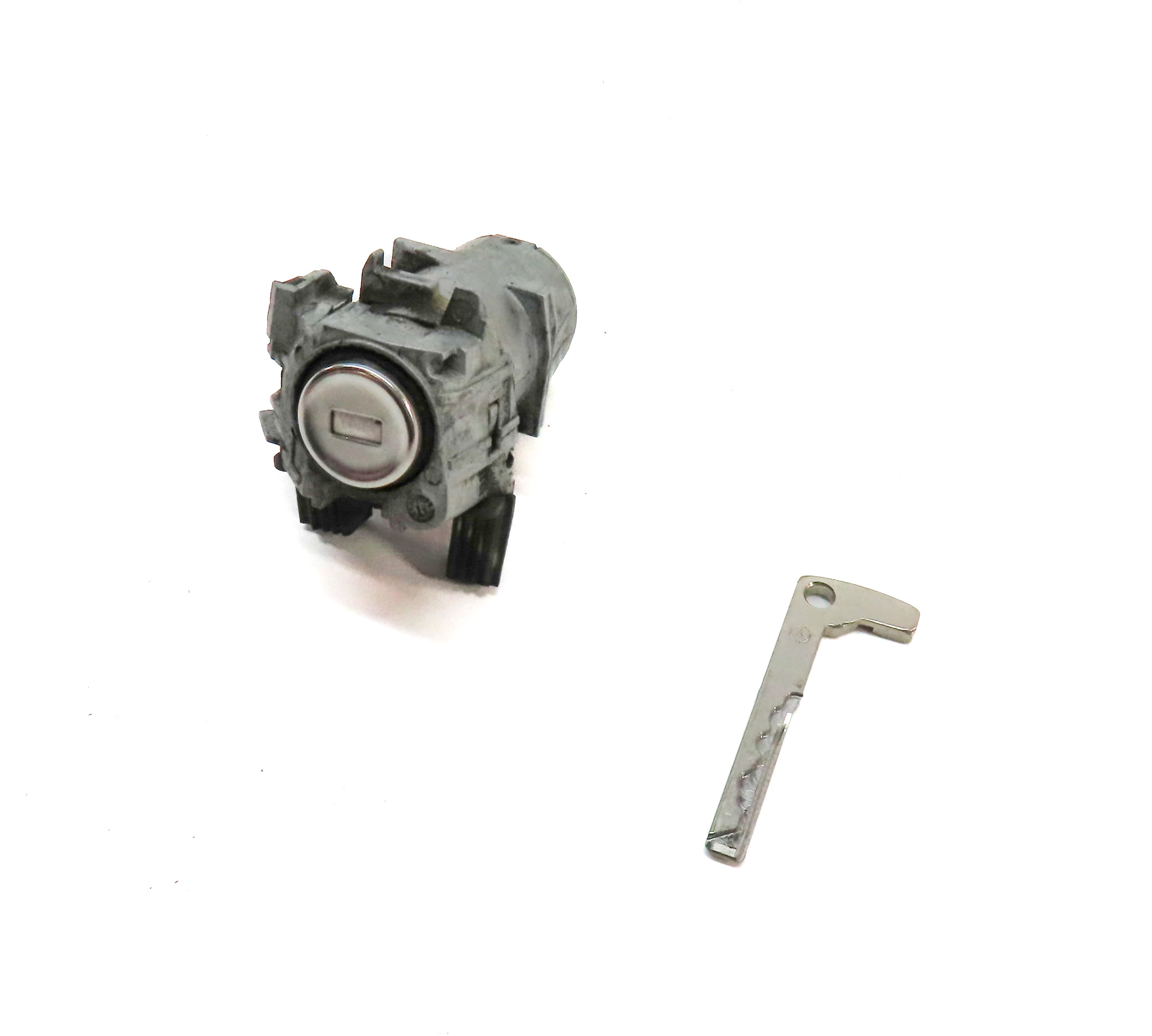 2015 MERCEDES GL550 (X166) FRONT LEFT DRIVER DOOR LOCK CYLINDER w/KEY — exact item pictured